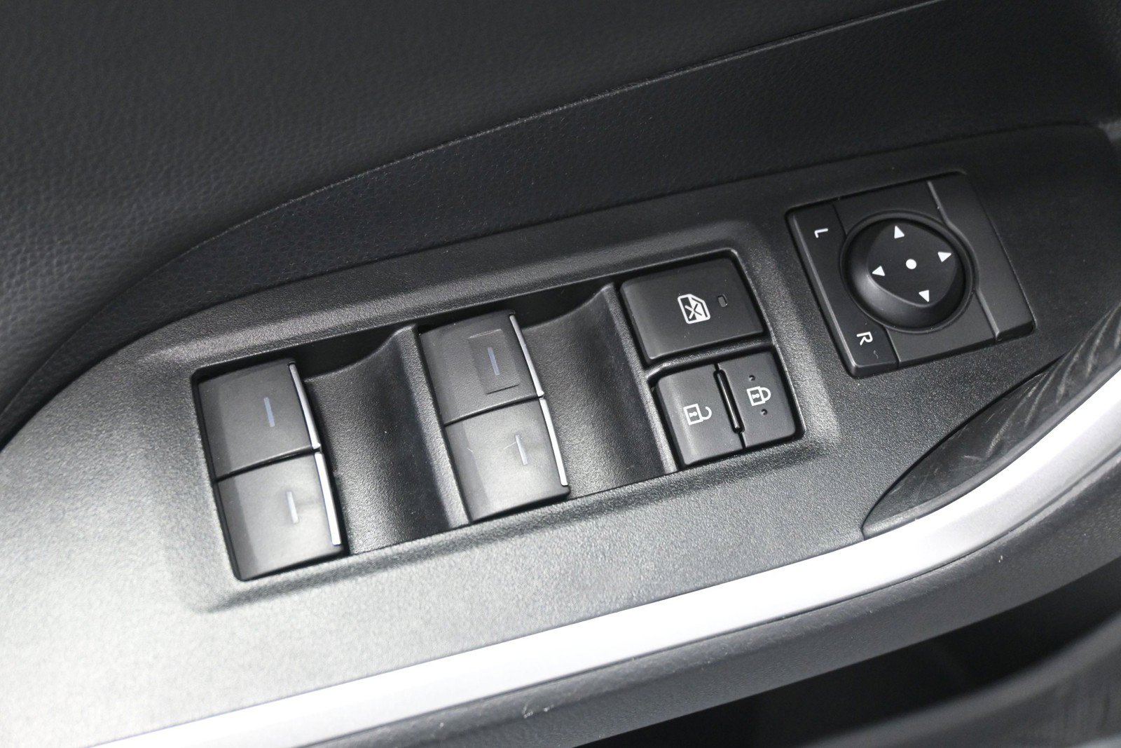 Used 2024 Toyota RAV4 XSE w/ Advanced Technology Package AWD/4WD image 24