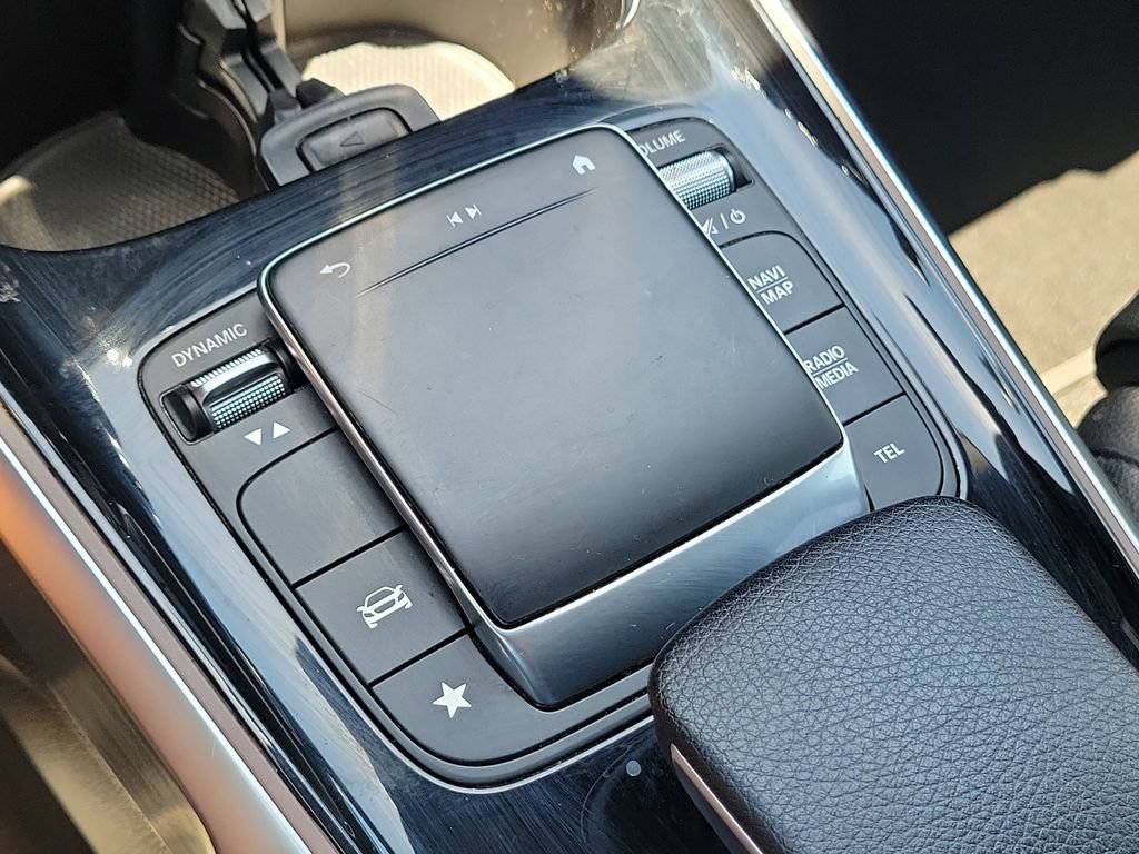 Used 2023 Mercedes-Benz GLB 250 4MATIC w/ Premium Package image 34
