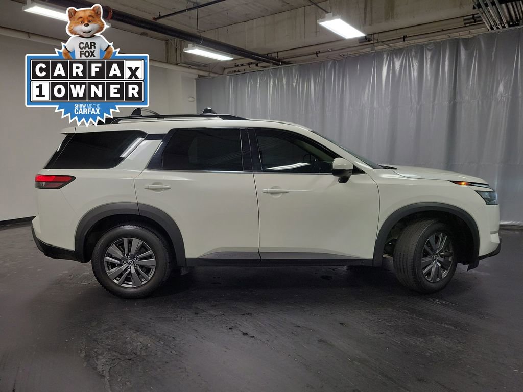 Used 2023 Nissan Pathfinder SV image 9