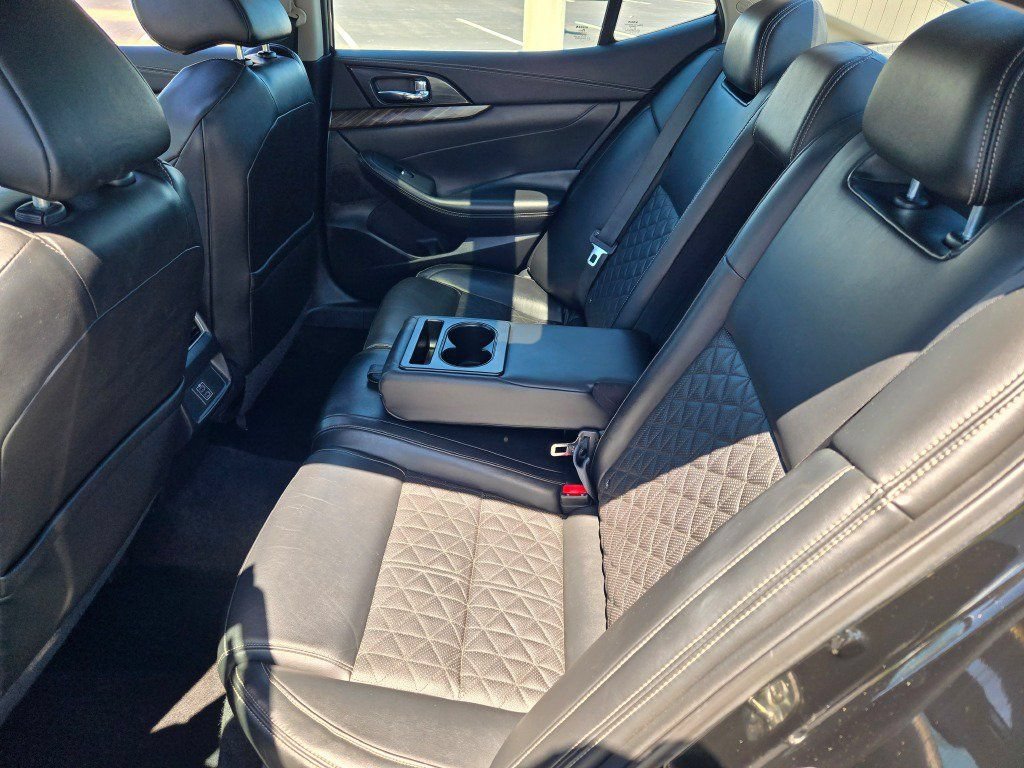 Used 2018 Nissan Maxima Platinum FWD image 15