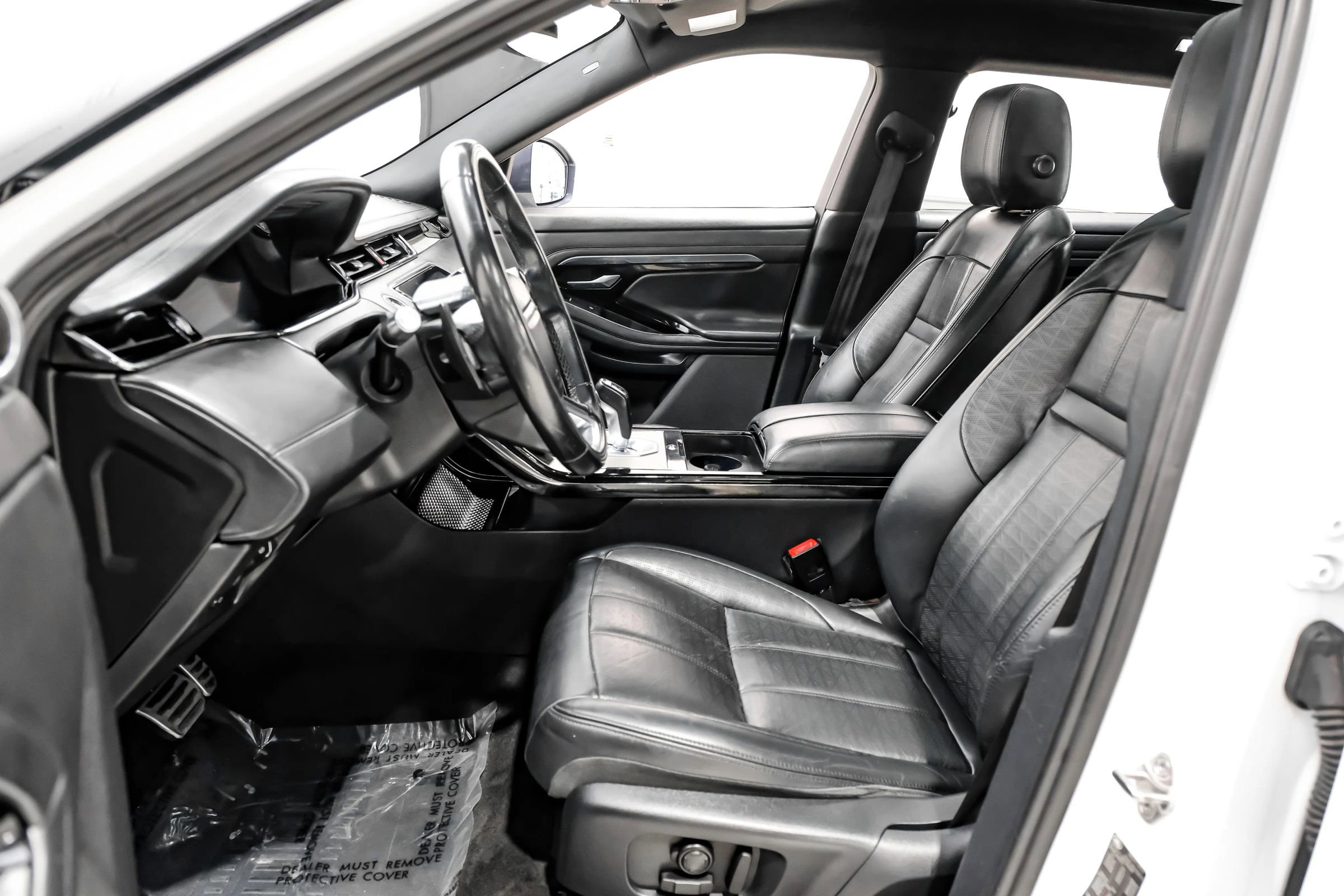 Used 2020 Land Rover Range Rover Evoque R-Dynamic SE image 25