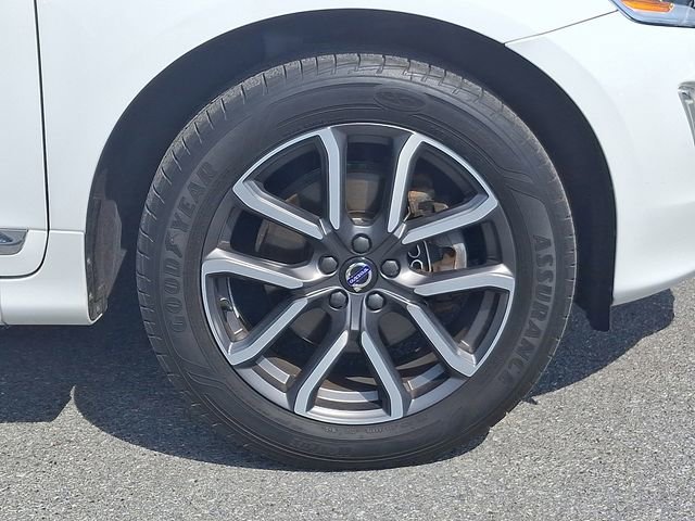Used 2017 Volvo XC60 T6 Dynamic w/ Climate Package image 8