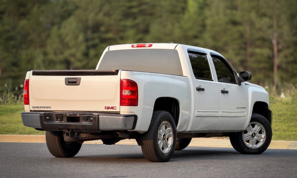Used 2010 Chevrolet Silverado 1500 4x4 Crew Cab Hybrid image 12