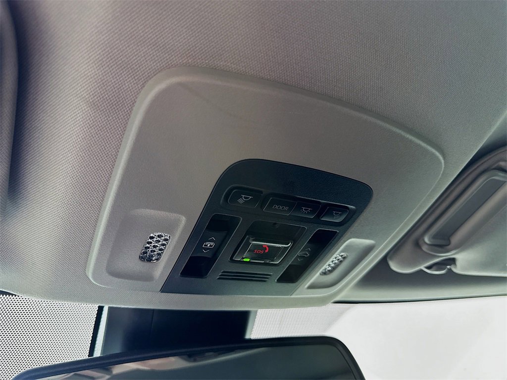 Used 2021 Toyota Camry XSE w/ Navigation Package image 33