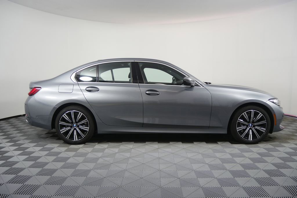 Certified 2025 BMW 330i Sedan RWD image 2