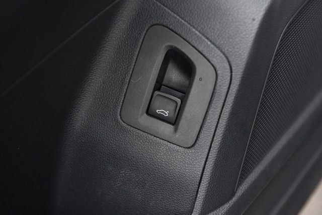 Used 2023 Volkswagen Atlas Cross Sport SE w/ Panoramic Sunroof Package image 9