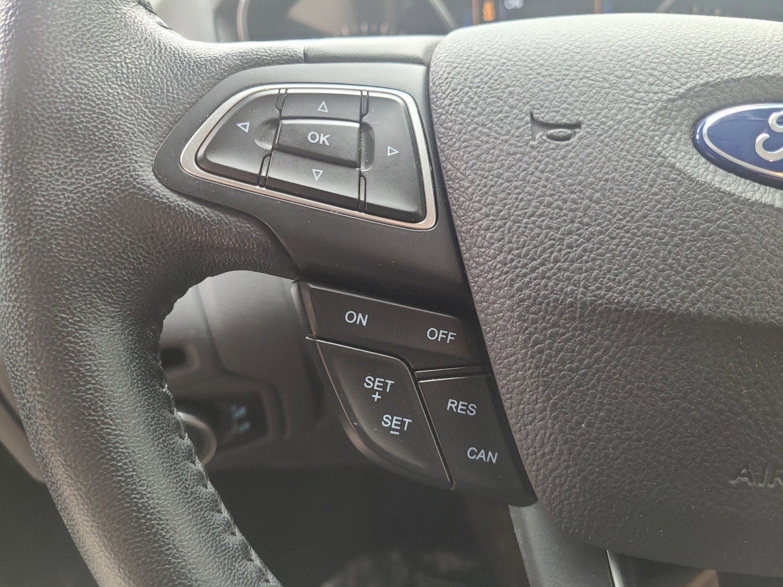 Used 2015 Ford Focus Titanium FWD image 26