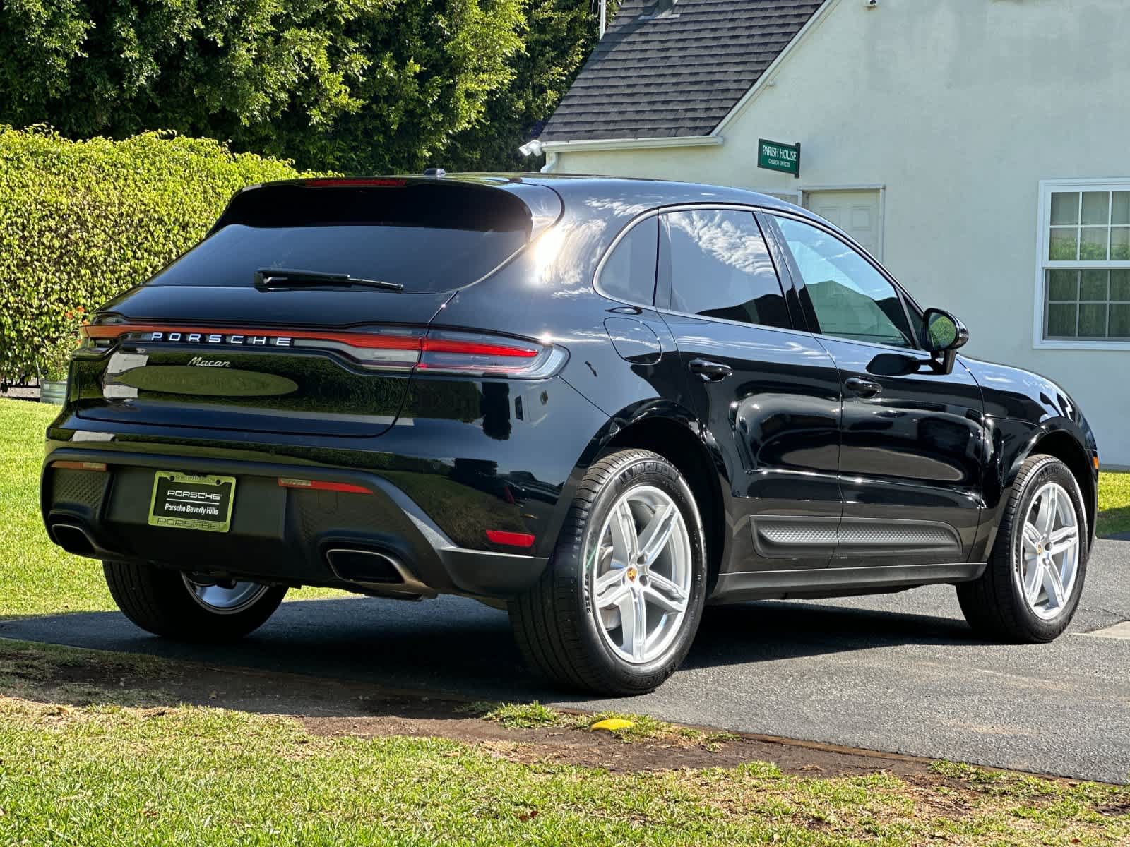 New 2026 Porsche Macan AWD/4WD image 8