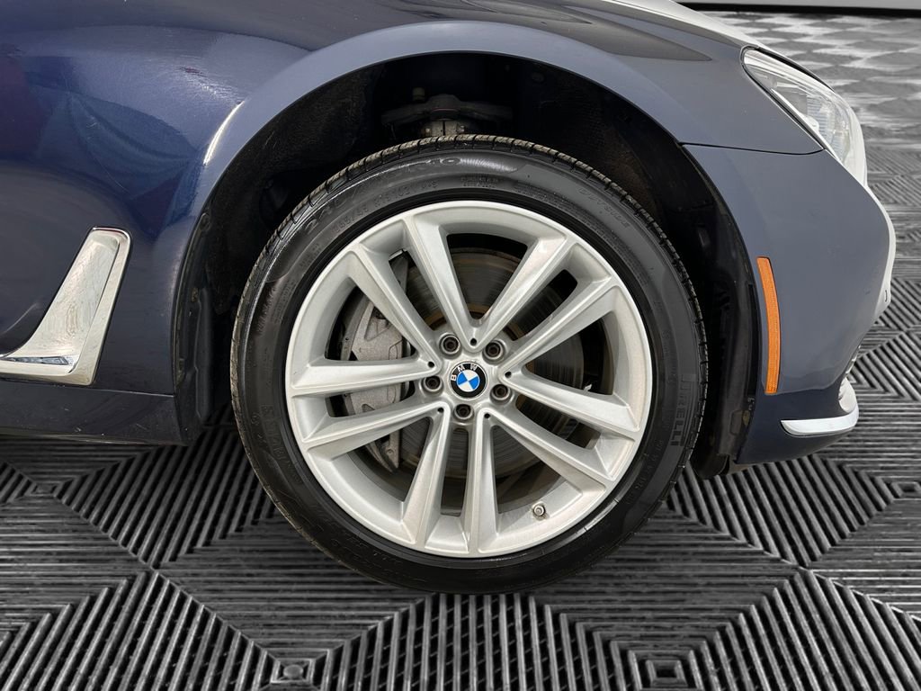 Used 2018 BMW 750i xDrive image 14