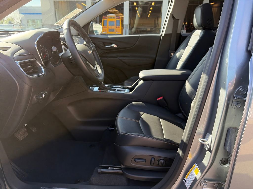 Used 2023 Chevrolet Equinox Premier AWD/4WD image 10