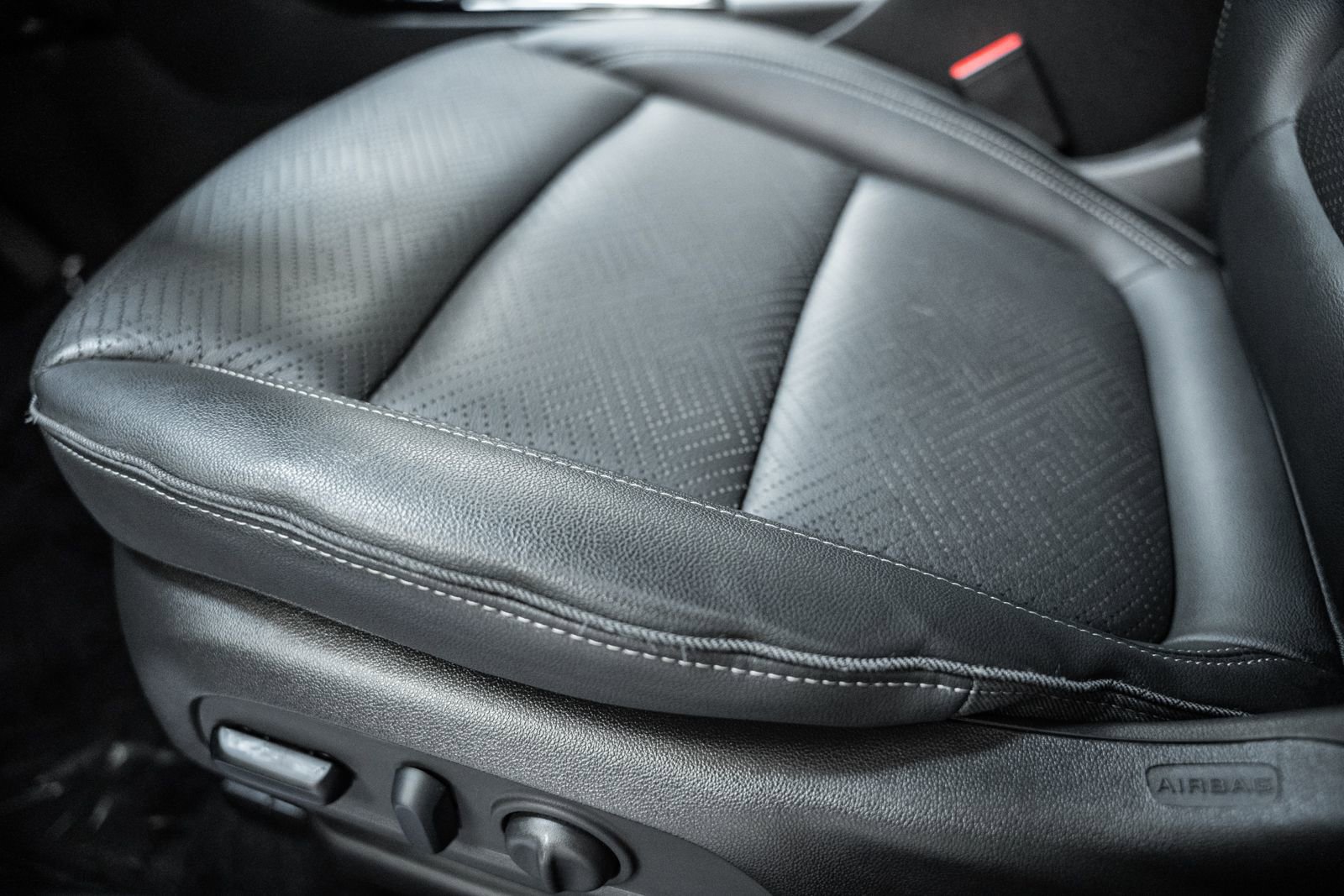 Used 2023 Buick Encore GX Essence w/ Experience Buick Package image 39