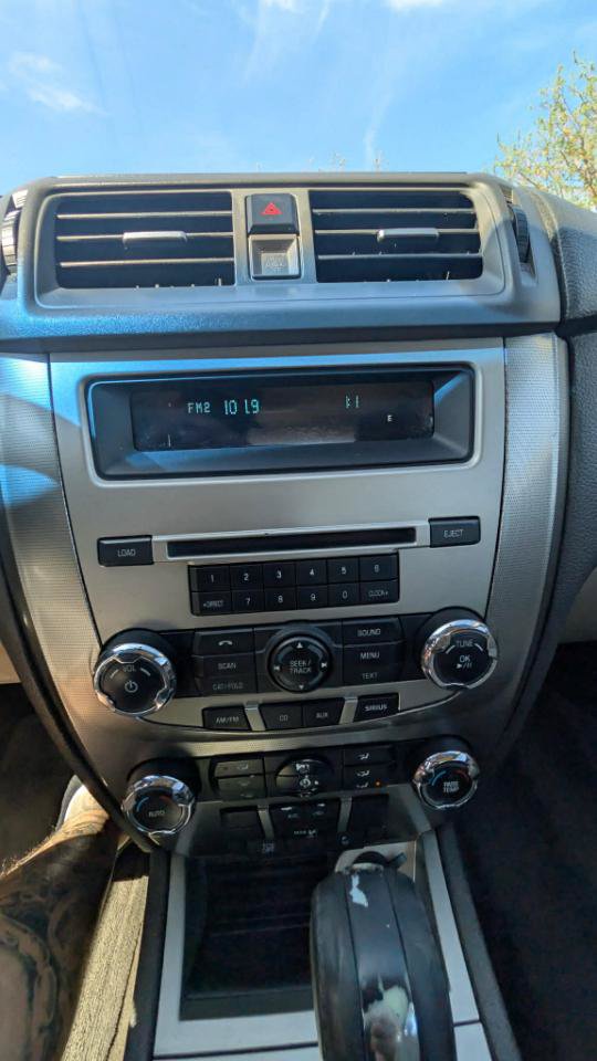 Used 2012 Ford Fusion Hybrid FWD image 17