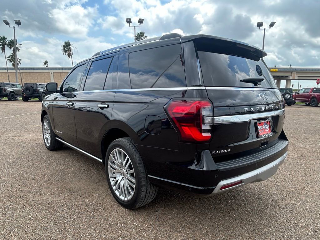 Used 2024 Ford Expedition Platinum RWD image 4