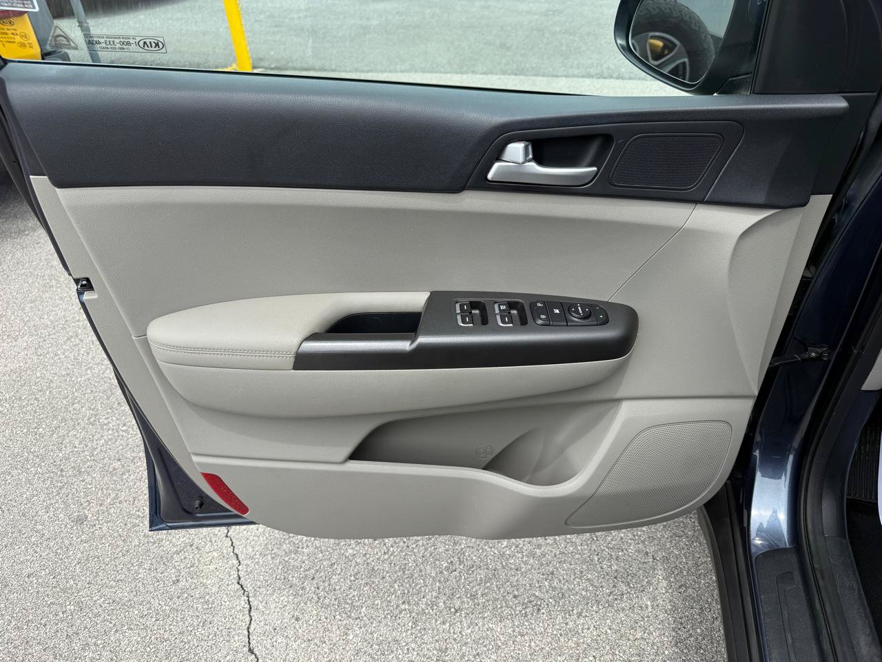 Used 2020 Kia Sportage LX FWD image 20