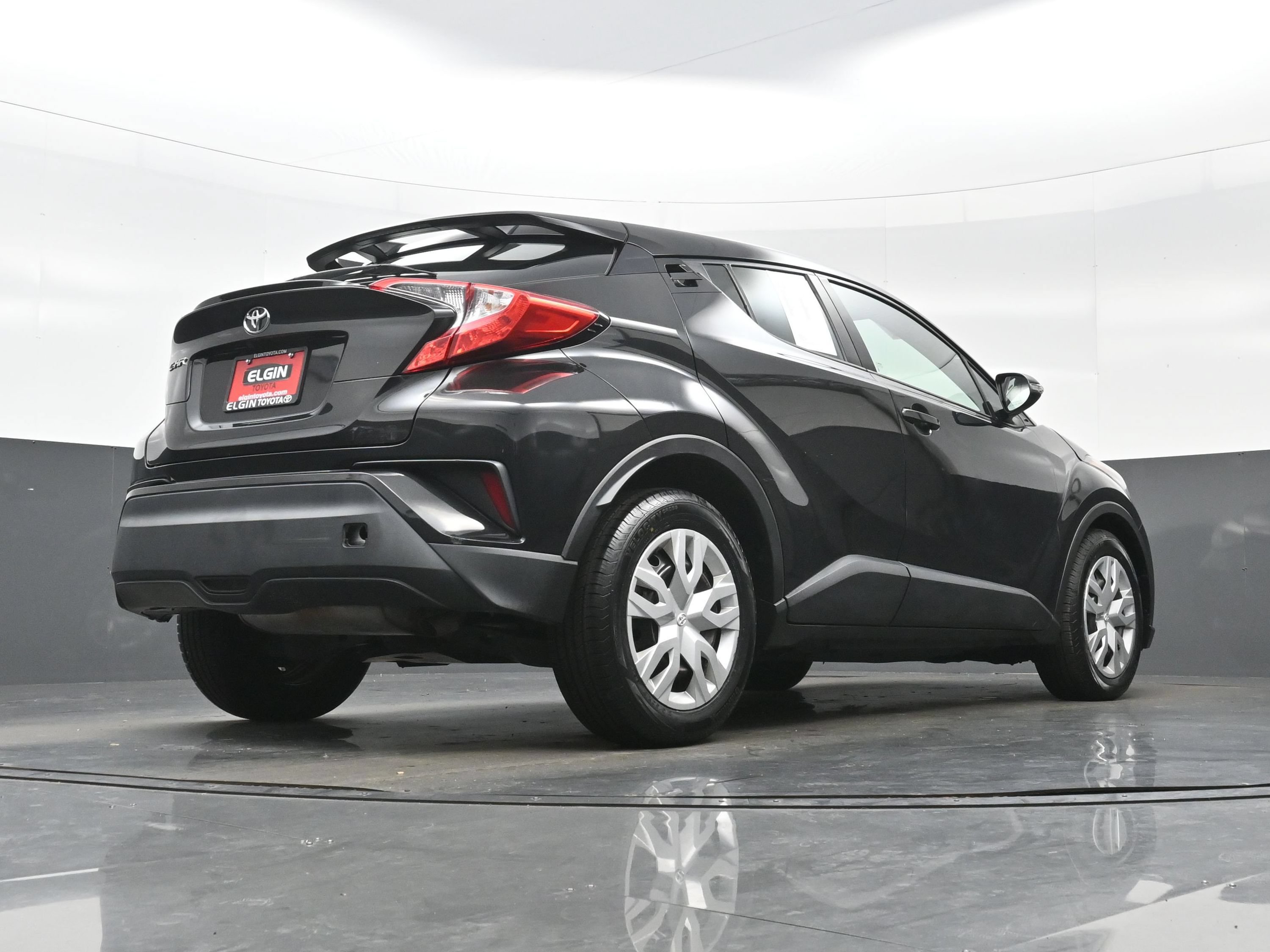 Used 2021 Toyota C-HR LE FWD image 30
