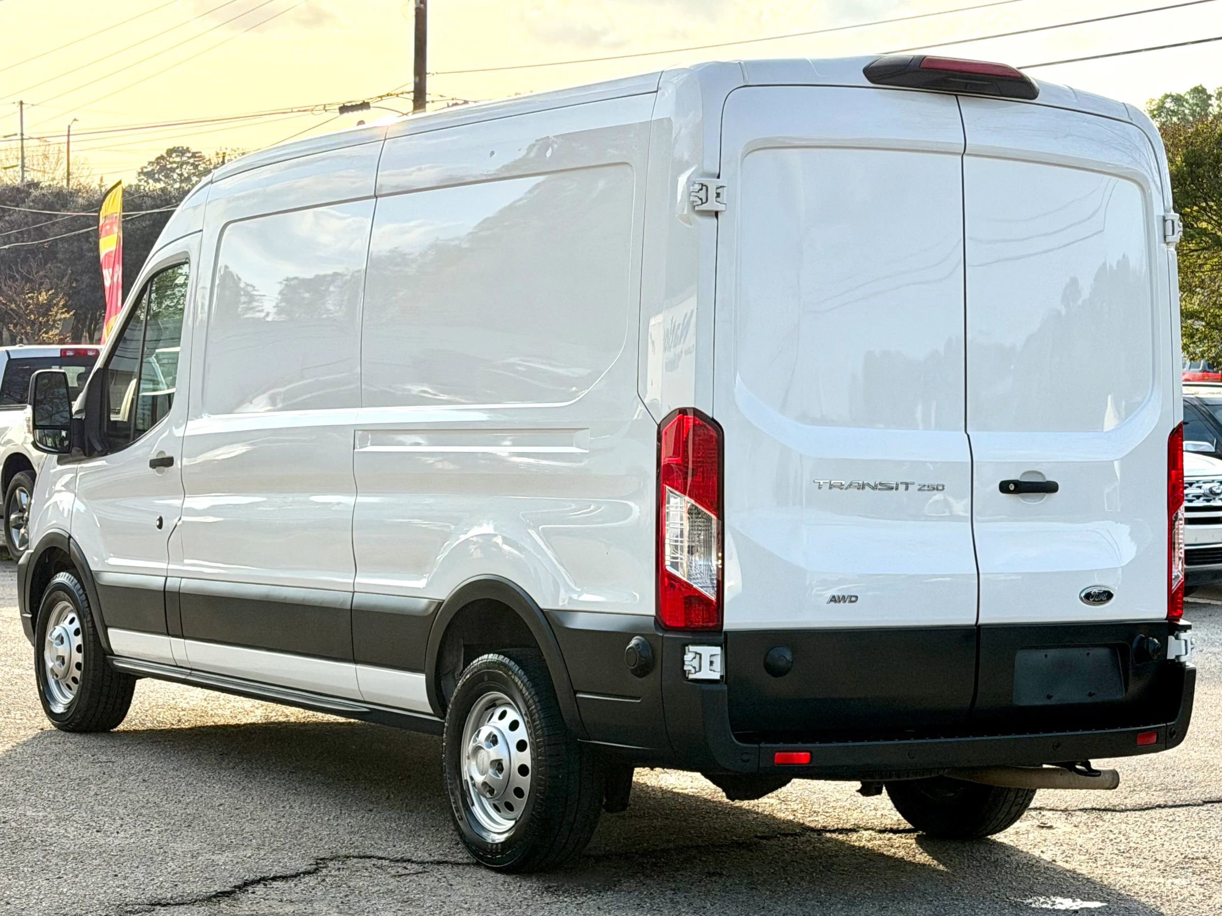 Used 2023 Ford Transit 250 Medium Roof AWD image 5