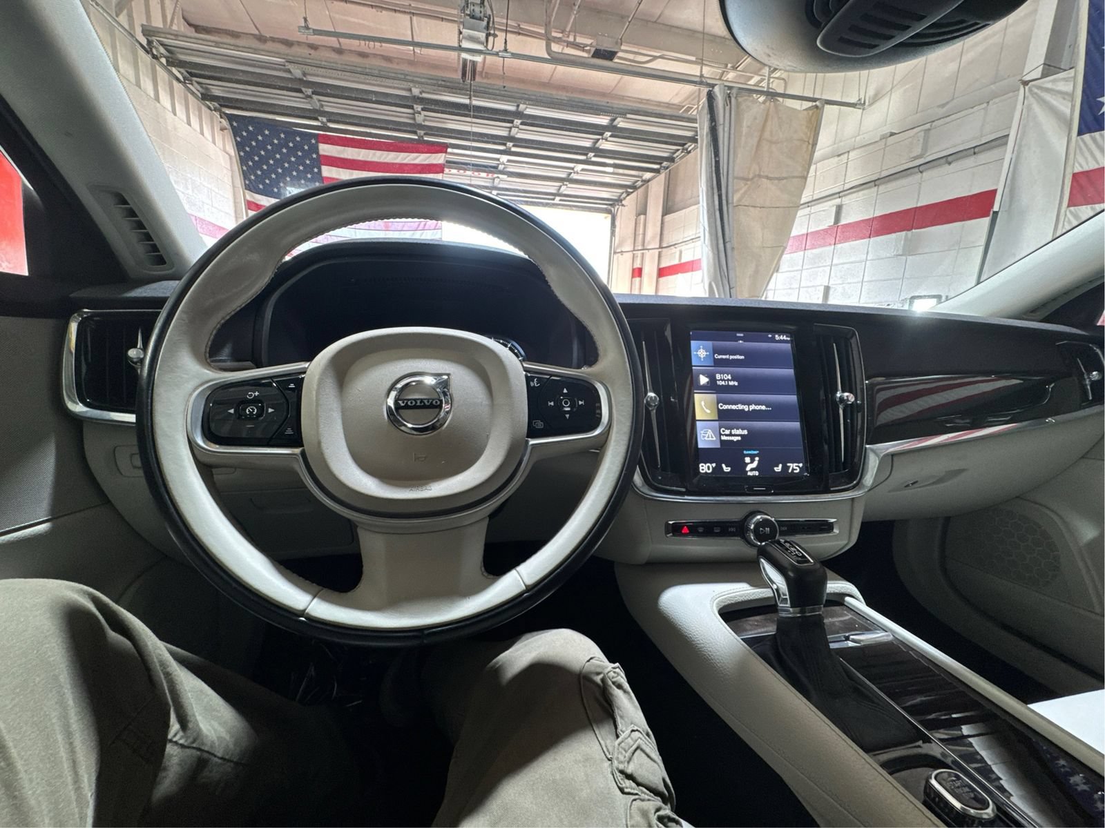Used 2018 Volvo S90 T6 Momentum w/ Convenience Package AWD/4WD image 23