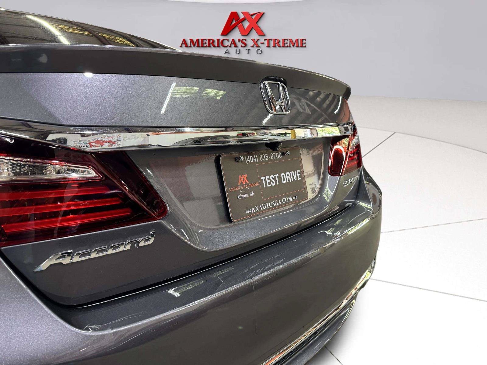Used 2017 Honda Accord Sport image 9