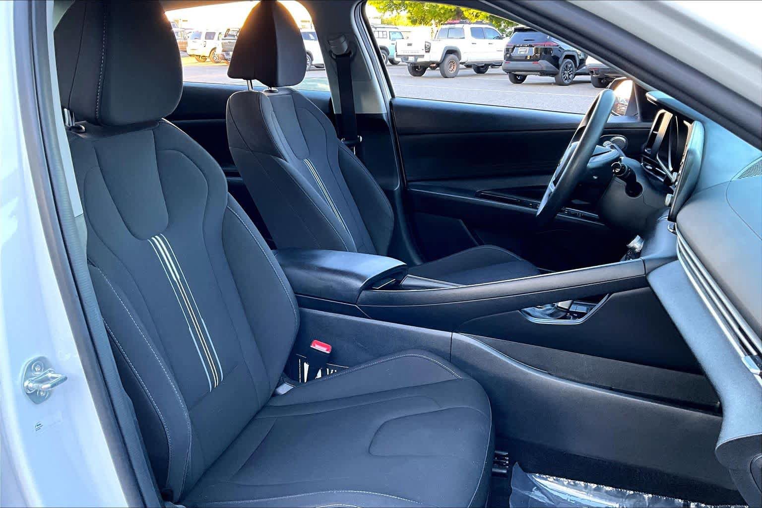 Used 2023 Hyundai Elantra Blue FWD image 8