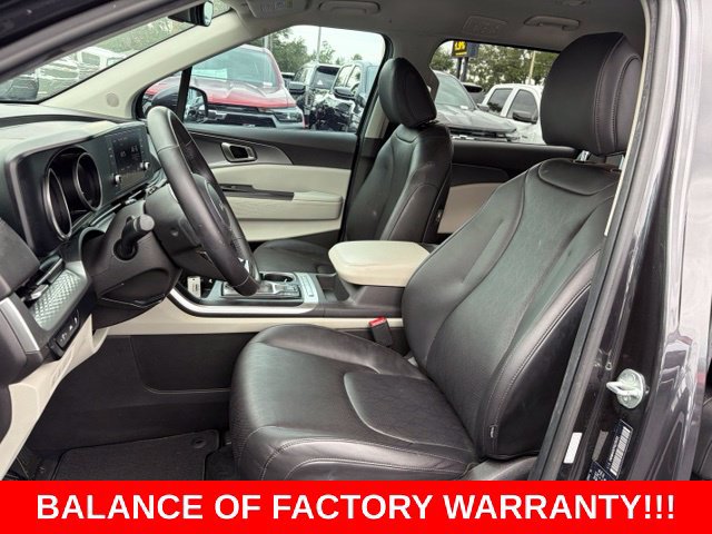 Used 2023 Kia Carnival LX FWD image 13