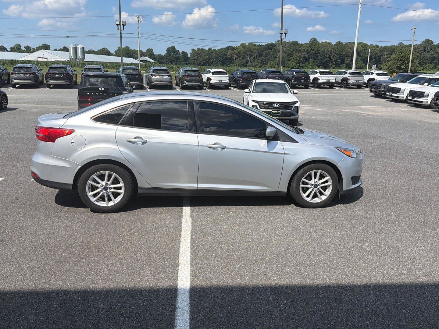 Used 2018 Ford Focus SE FWD image 5