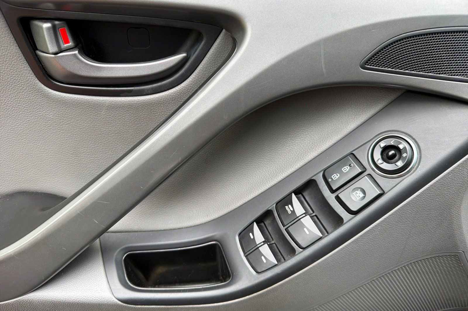 Used 2014 Hyundai Elantra Sport FWD image 11