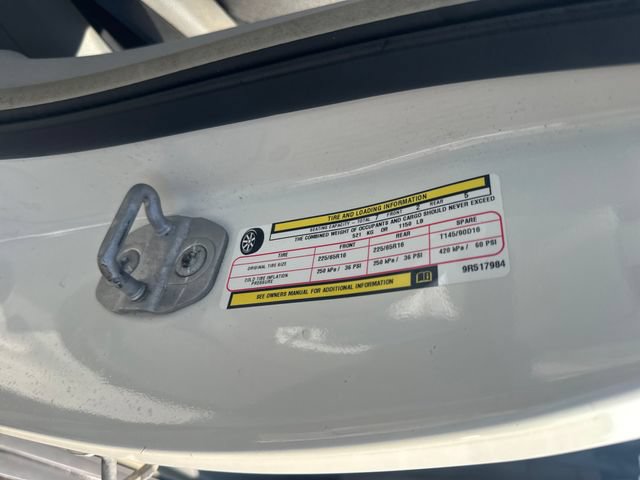 Used 2009 Volkswagen Routan S FWD image 30