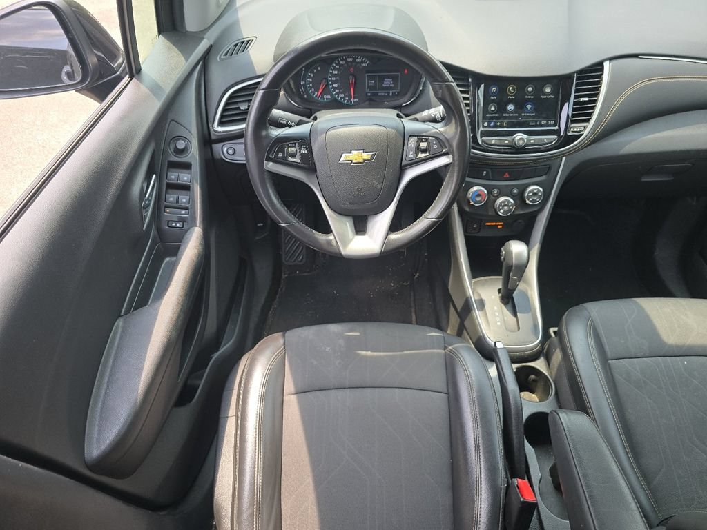 Used 2019 Chevrolet Trax LT w/ LT Convenience Package AWD/4WD image 22