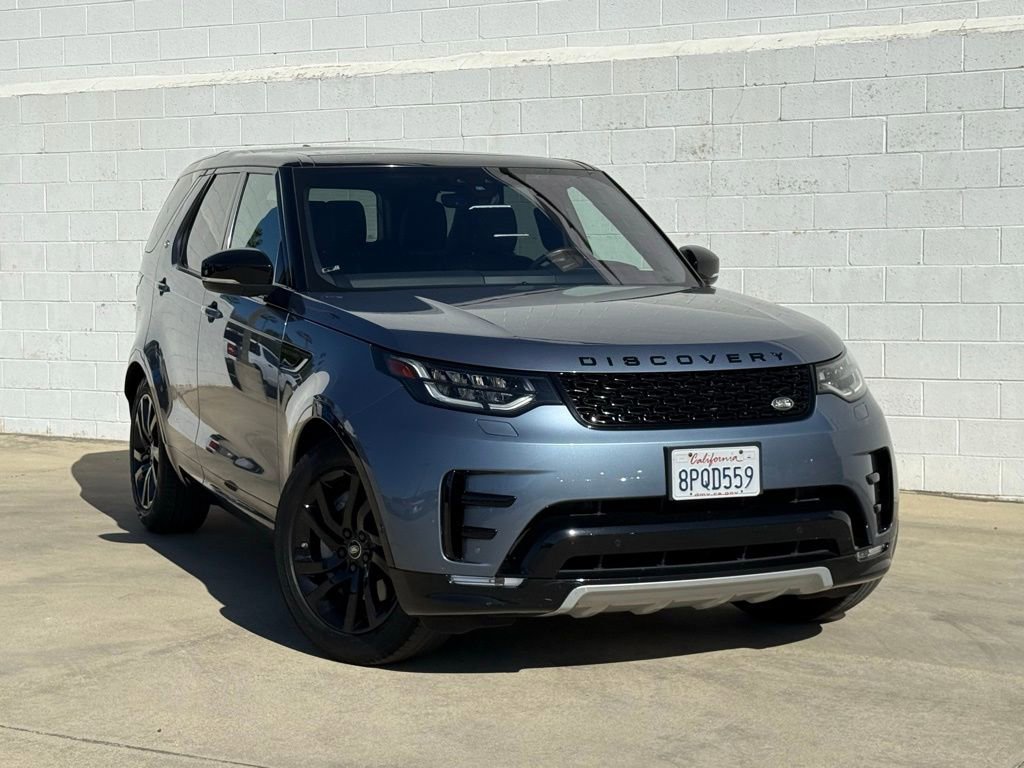 Used 2020 Land Rover Discovery Landmark image 2