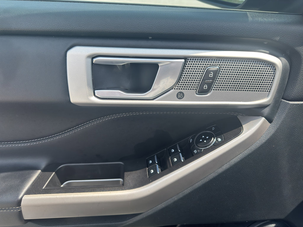 Used 2023 Ford Explorer Limited image 15