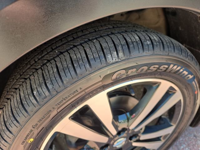 Used 2019 Nissan Kicks SV FWD image 24