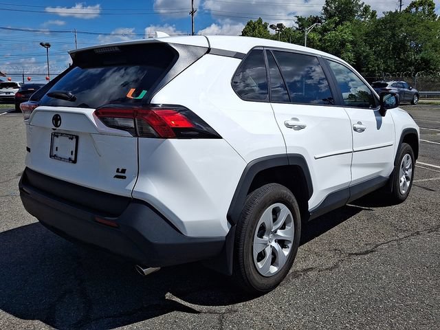Certified 2024 Toyota RAV4 LE AWD/4WD image 4