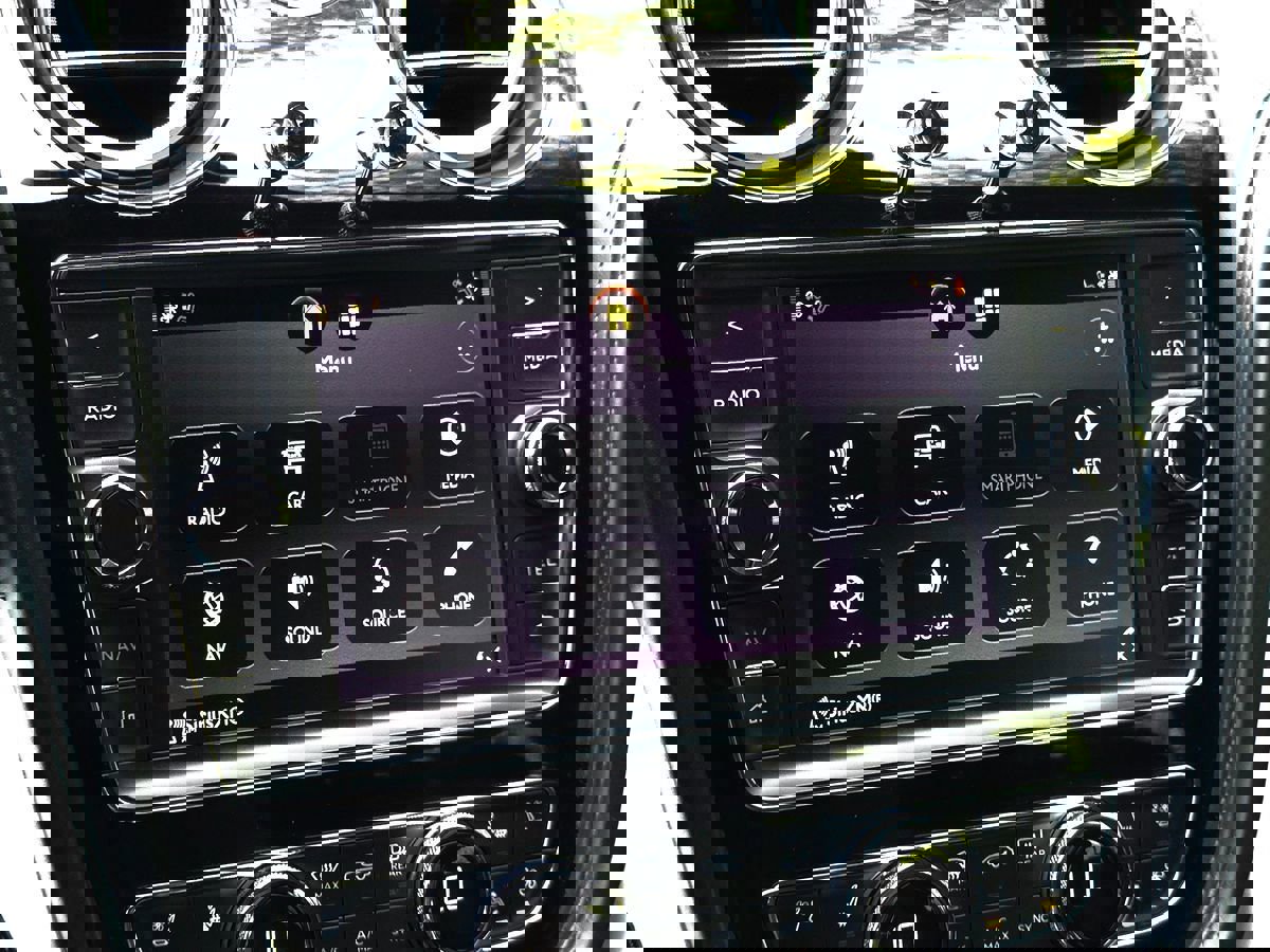 Used 2020 Bentley Bentayga Design Series image 46