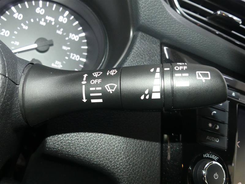 Used 2020 Nissan Rogue S AWD/4WD image 35