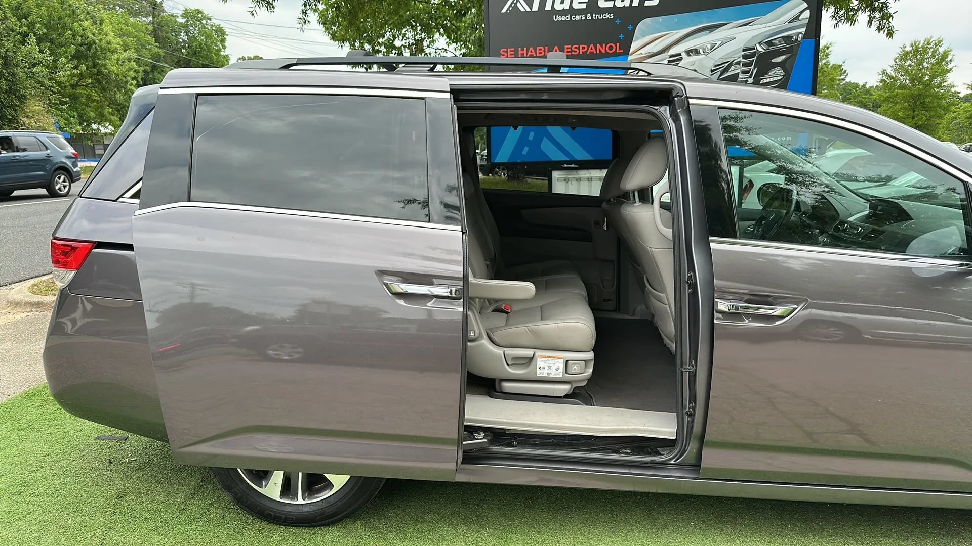 Used 2015 Honda Odyssey Touring image 22