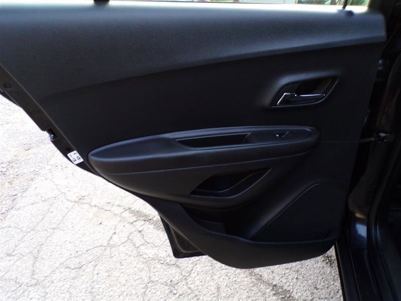 Used 2016 Chevrolet Trax LS image 18