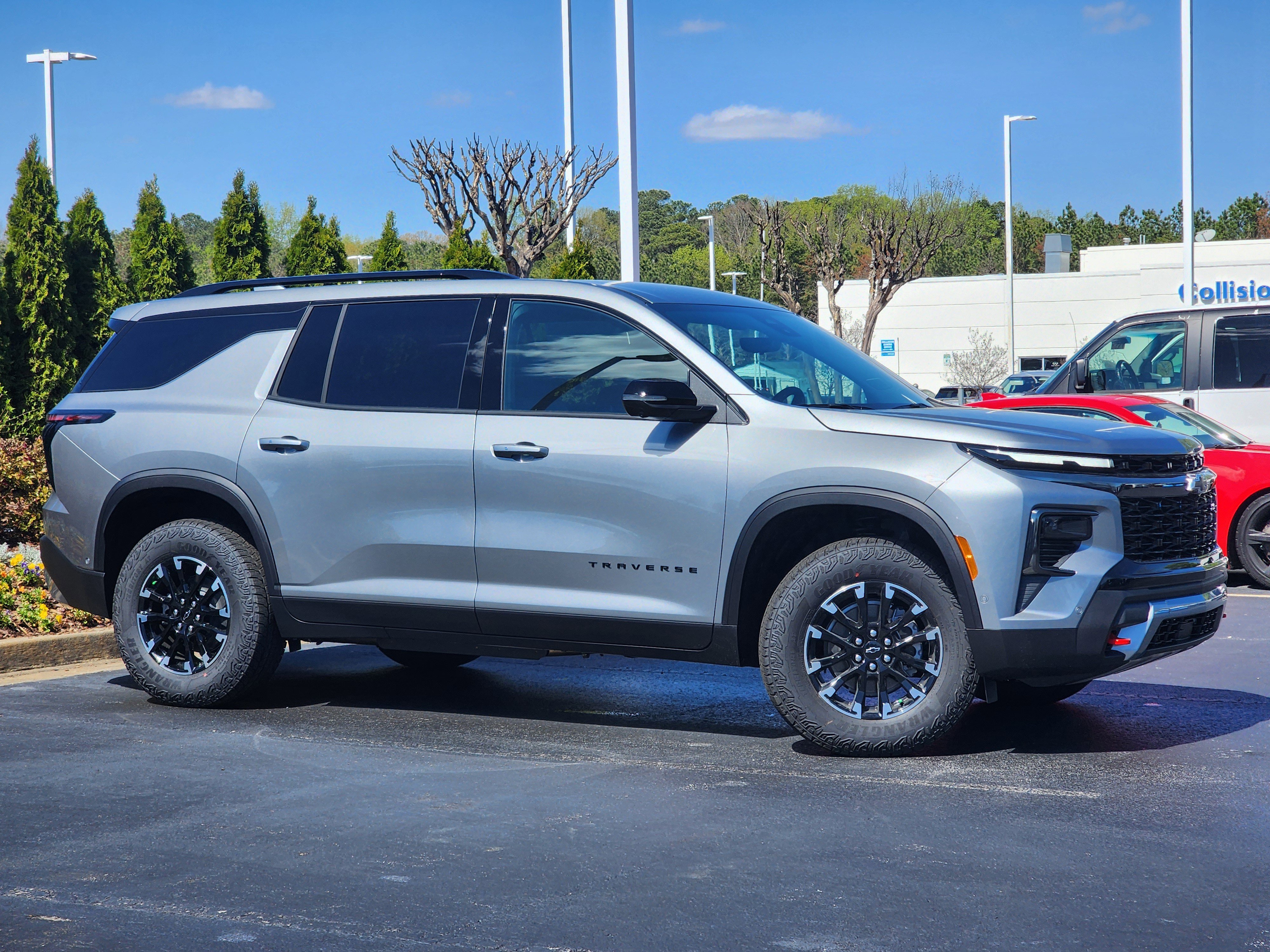 New 2026 Chevrolet Traverse Z71 w/ Enhanced Driving Package image 3