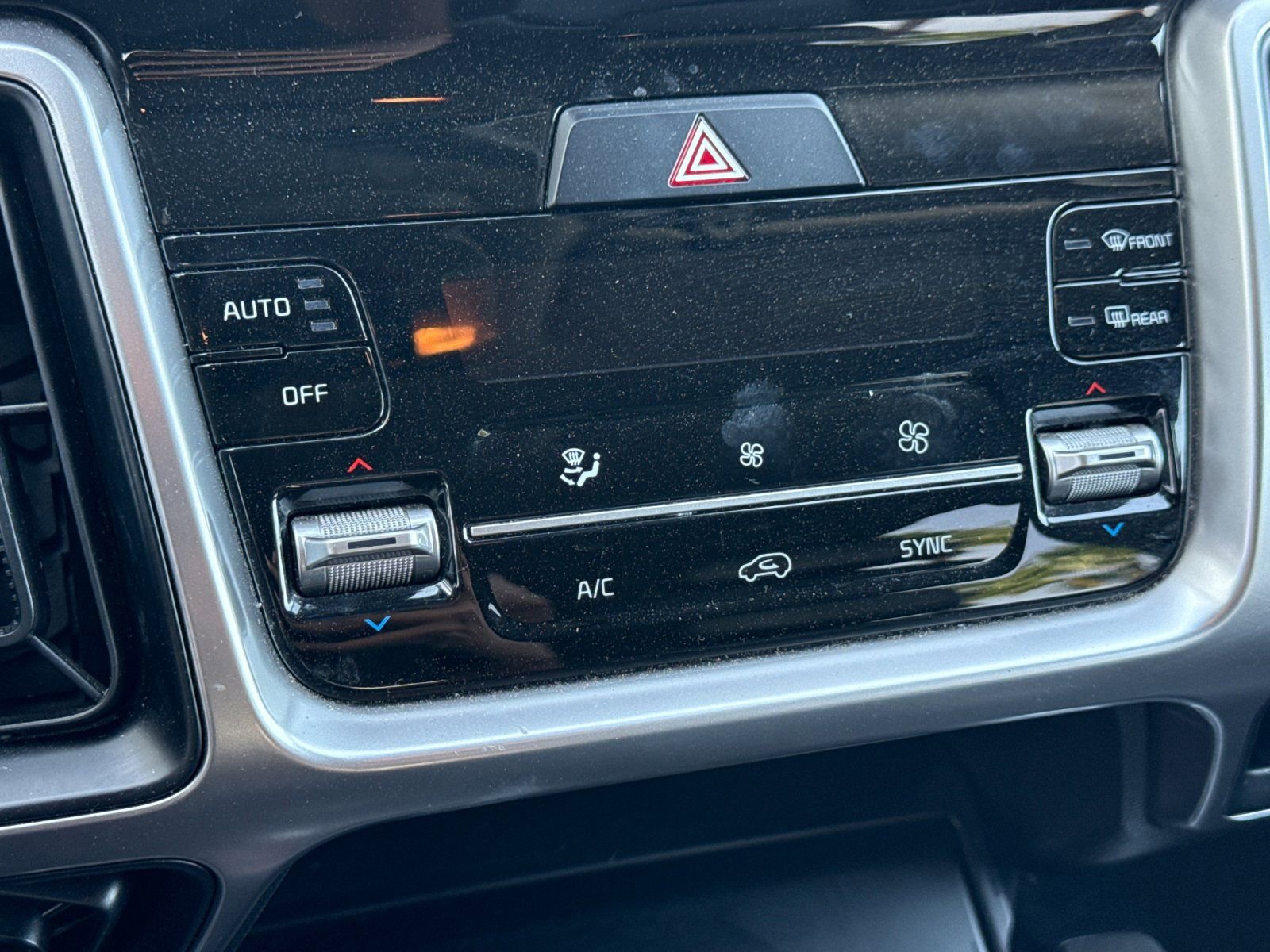 Certified 2023 Kia Sorento S FWD image 21