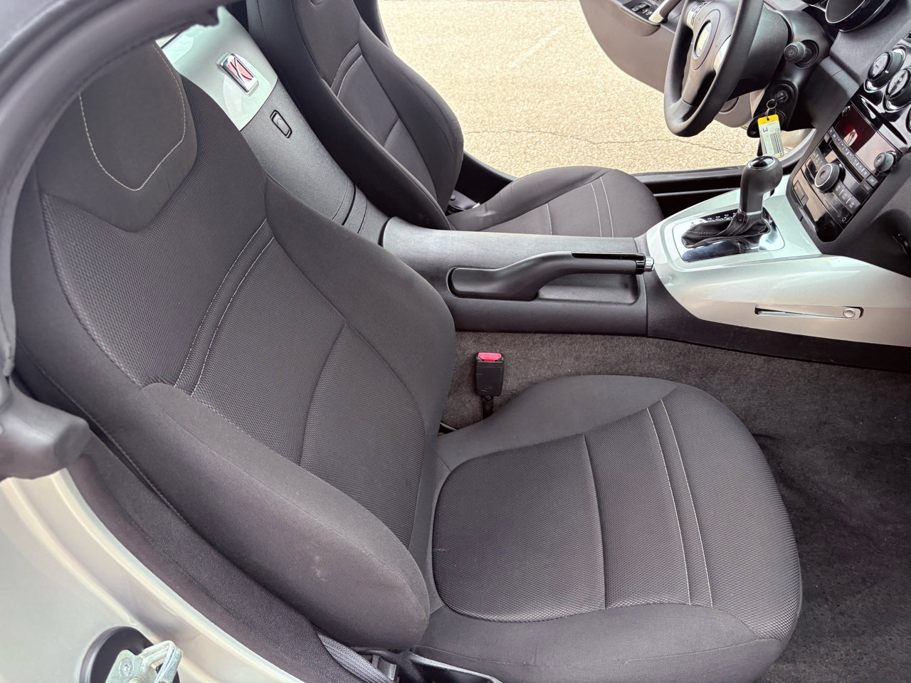 Used 2007 Saturn Sky image 28