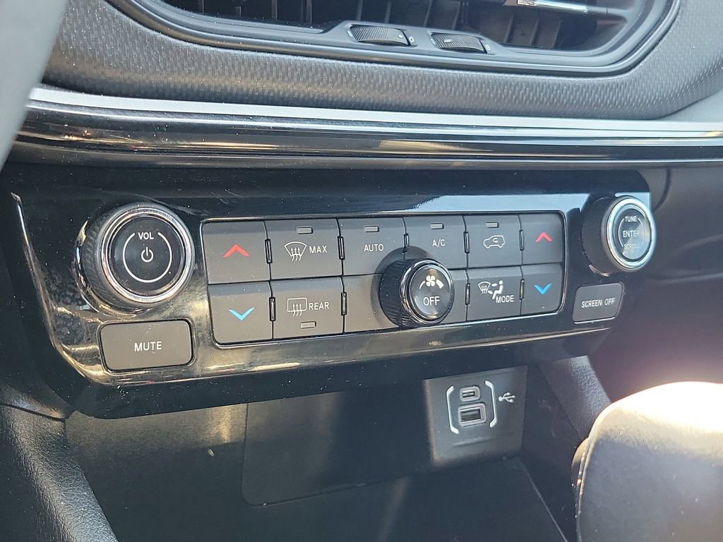 Used 2025 Jeep Compass Trailhawk w/ Trailhawk Elite Group image 34