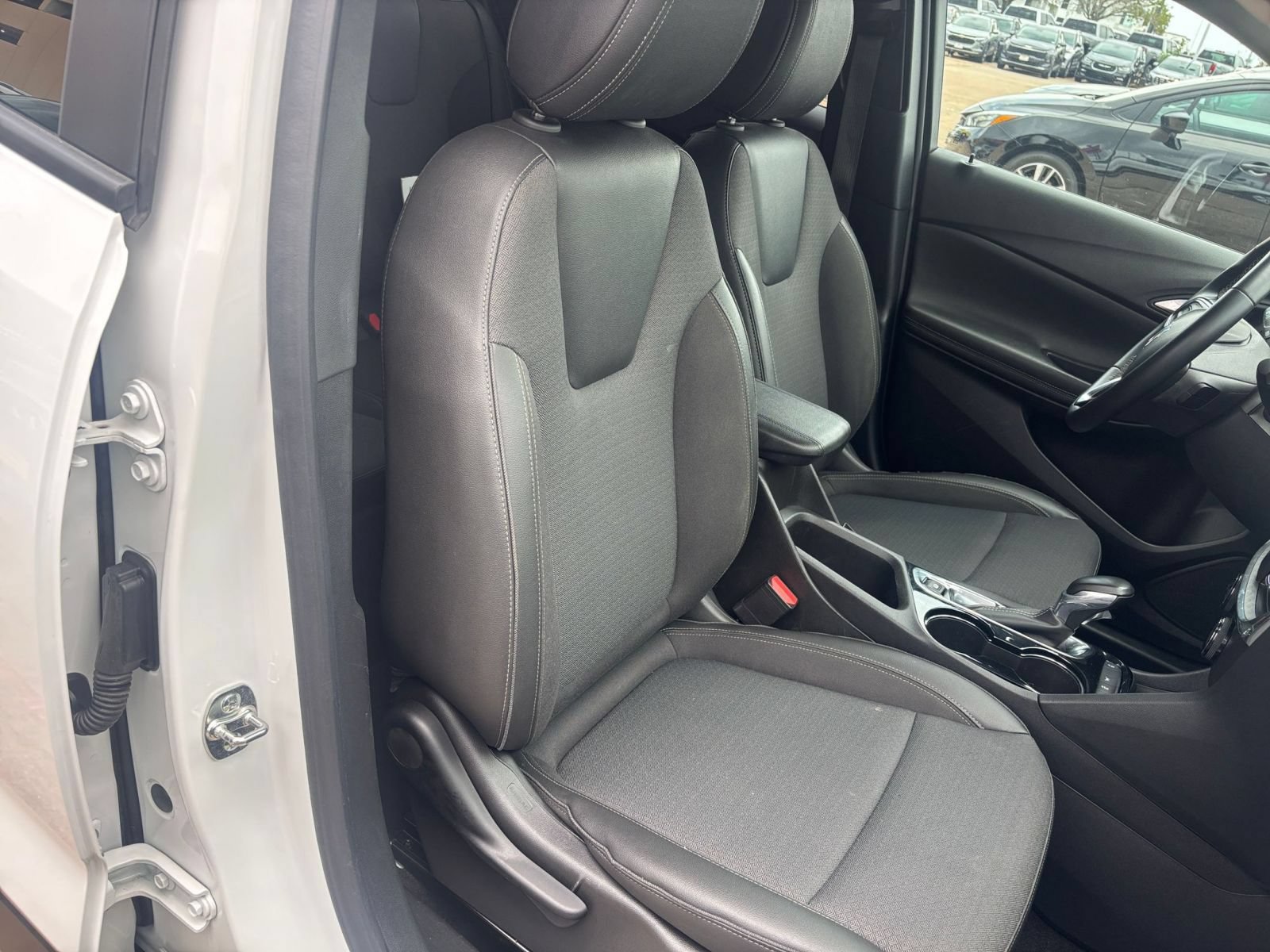 Used 2025 Buick Encore GX Preferred FWD image 34