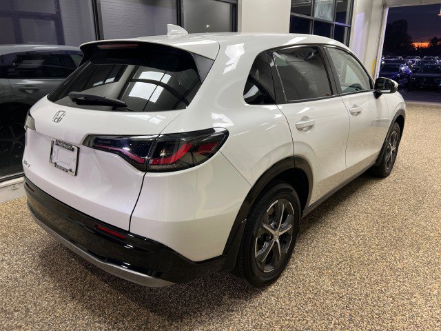 Used 2024 Honda HR-V EX-L image 2