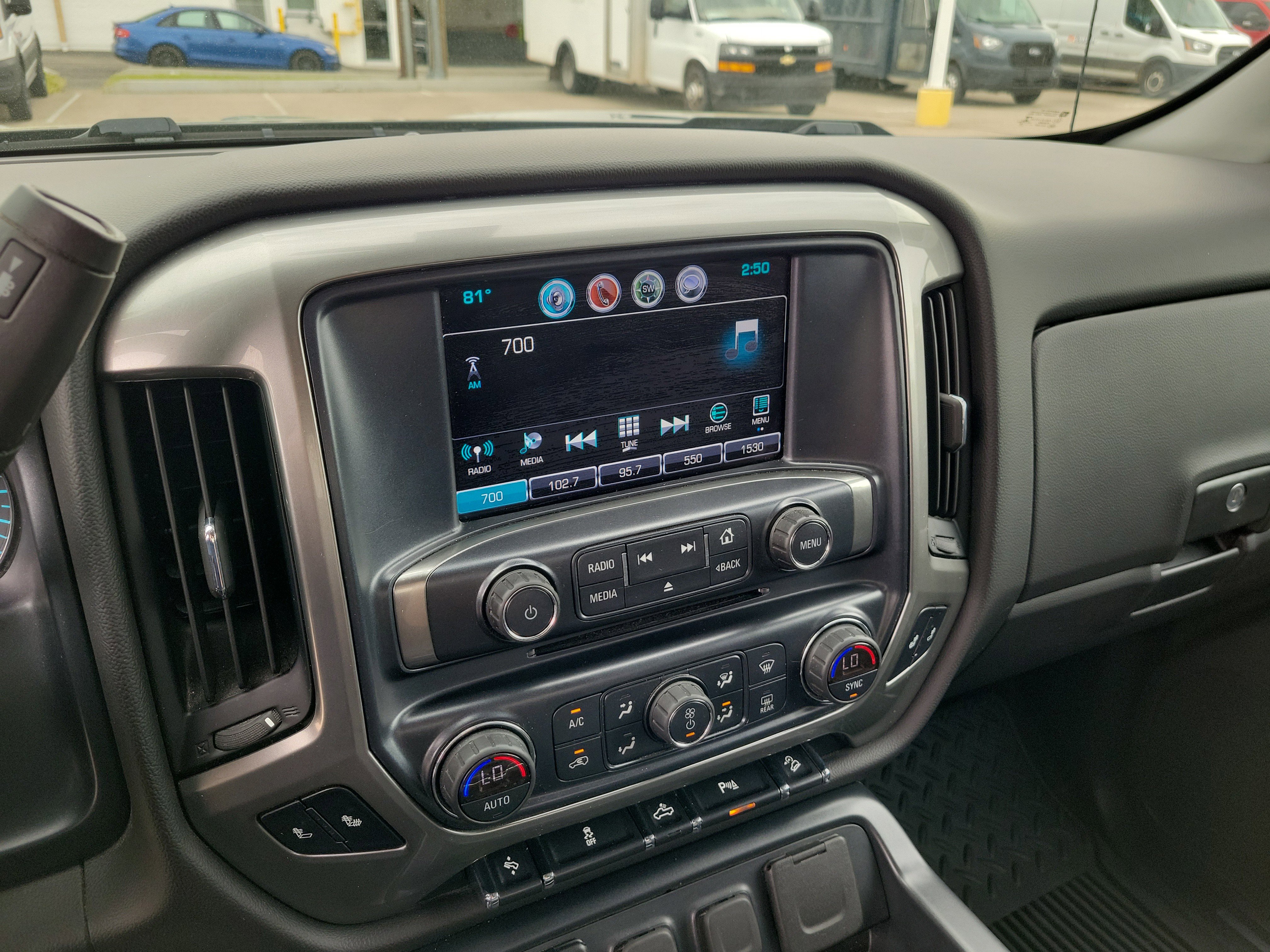 Used 2018 Chevrolet Silverado 1500 LT w/ Midnight Edition AWD/4WD image 27