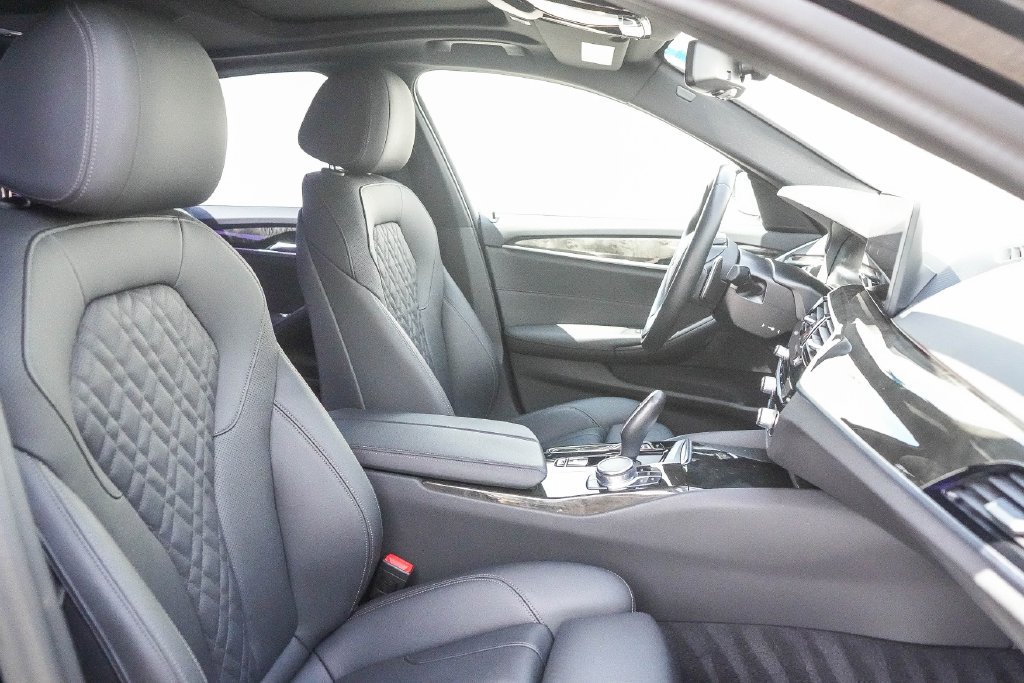 Certified 2023 BMW 530i w/ Convenience Package RWD image 16