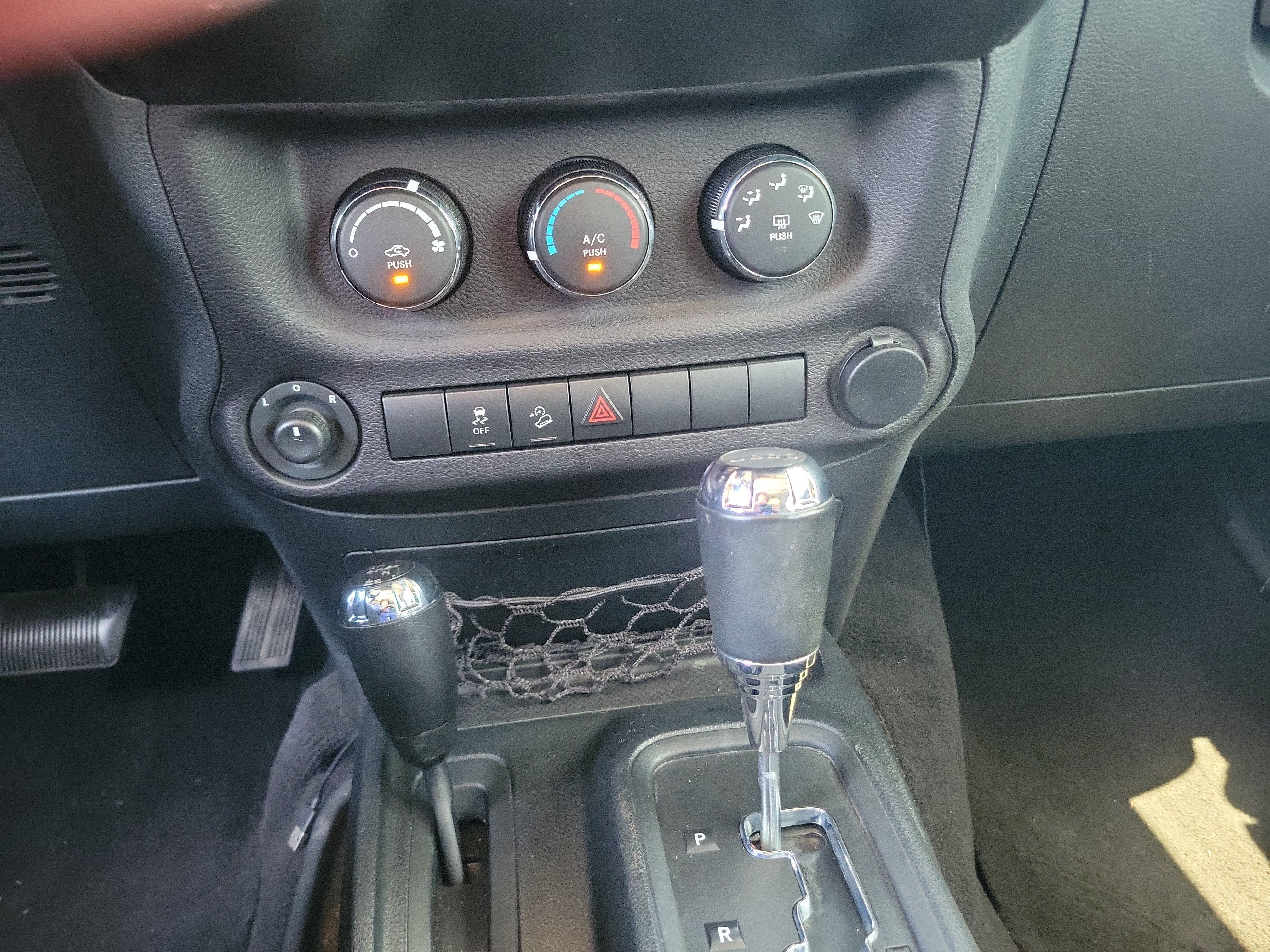Used 2018 Jeep Wrangler Unlimited Sport S AWD/4WD image 27
