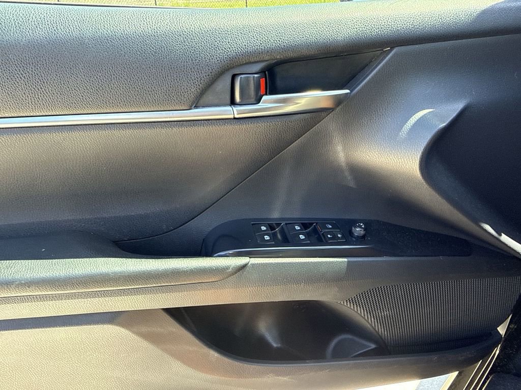 Used 2018 Toyota Camry SE w/ Convenience Package image 29