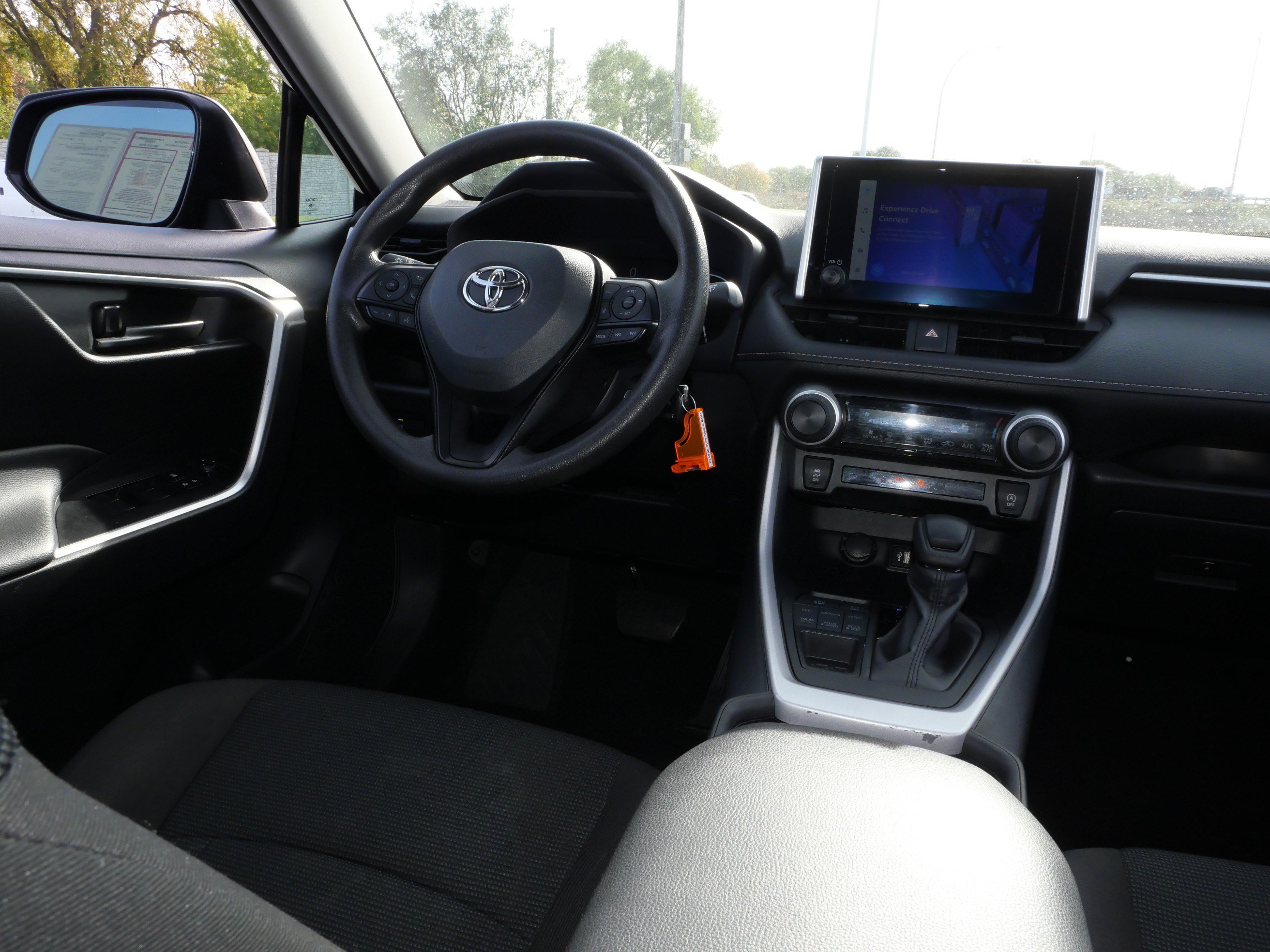 Certified 2025 Toyota RAV4 LE AWD/4WD image 9