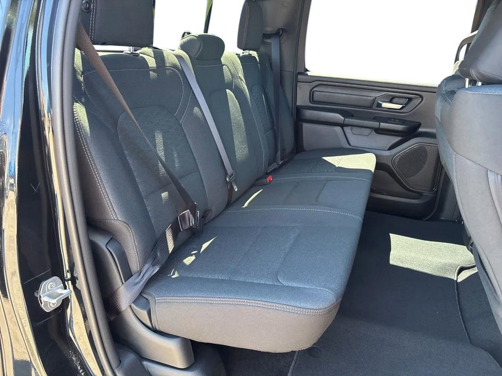 New 2026 RAM 1500 Express AWD/4WD image 30