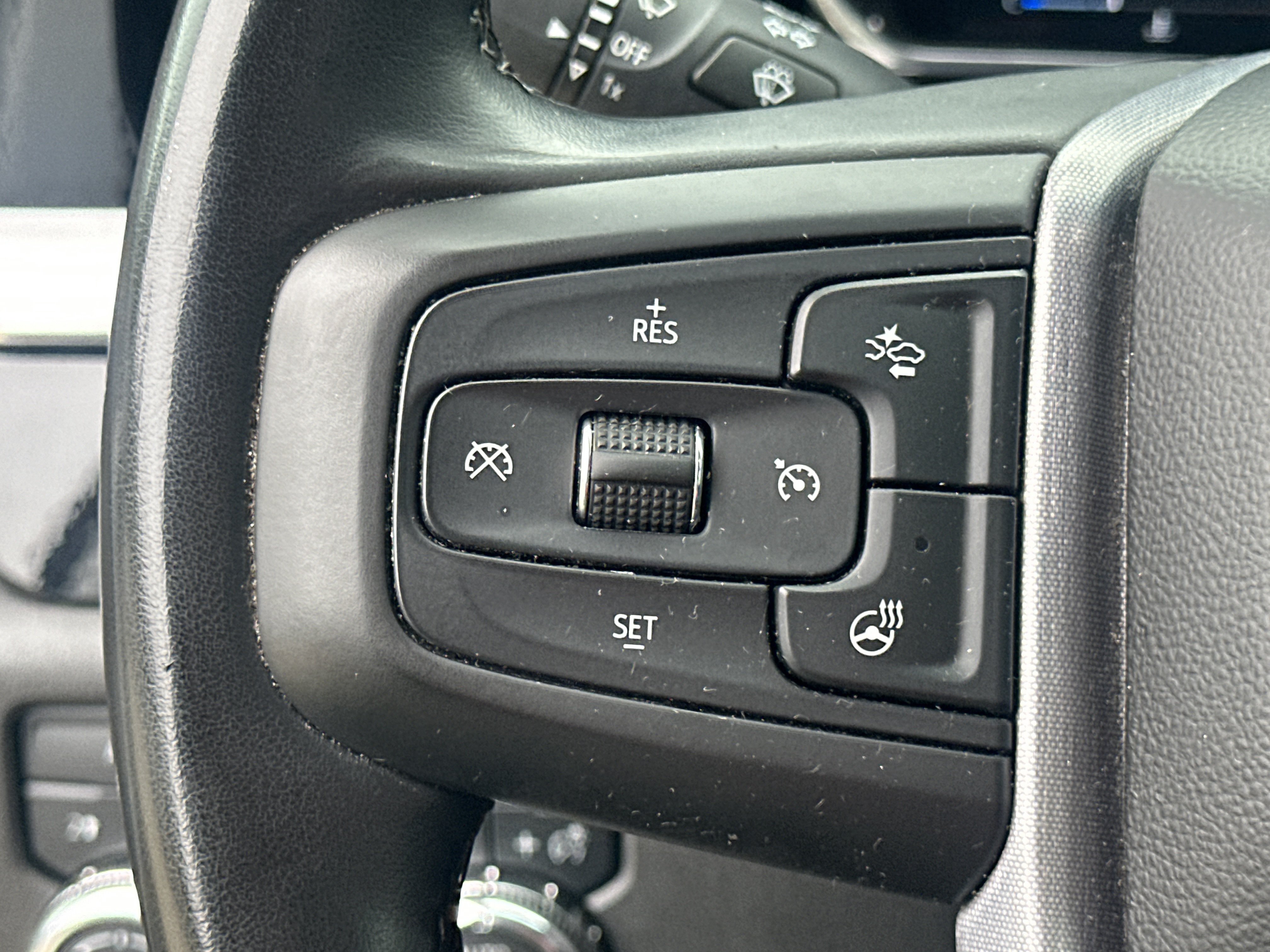 Used 2025 GMC Sierra 1500 SLT AWD/4WD image 24