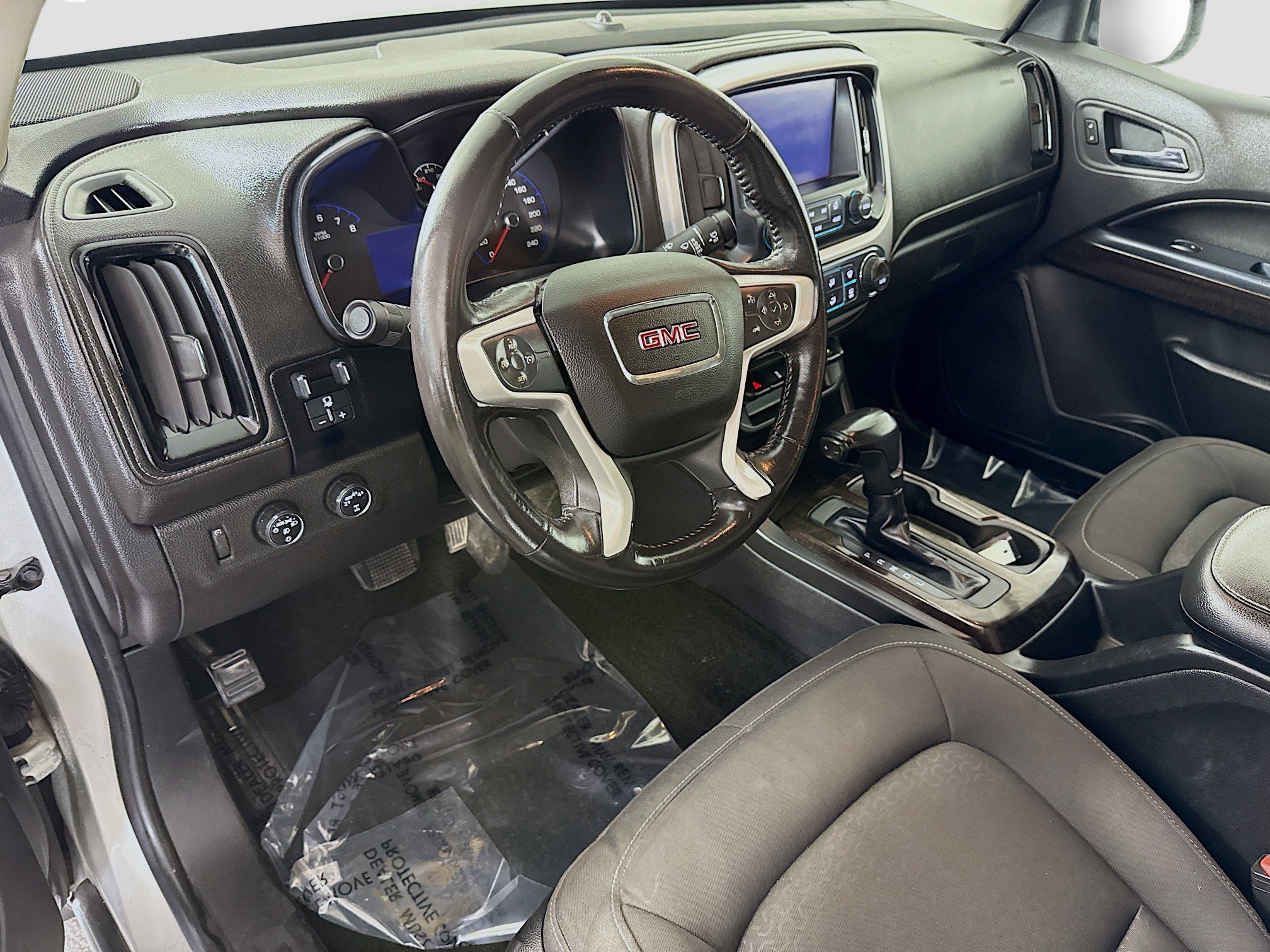 Used 2017 GMC Canyon SLE image 22